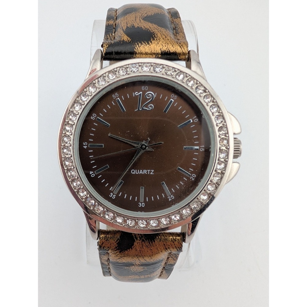 Avon‎ Watch Women 36mm Case Cheetah Leather Band- New Battery